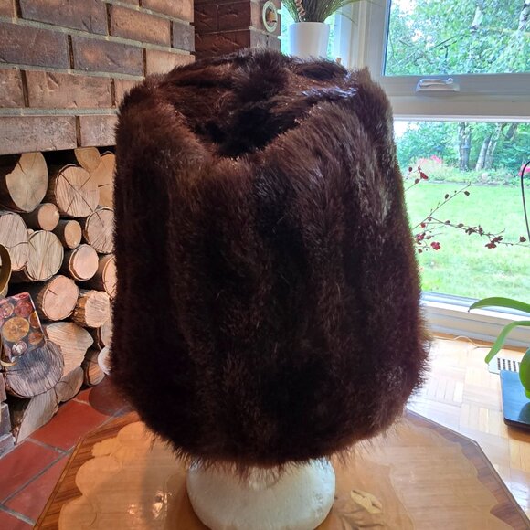 Vintage Dark Brown Fur Toque with Quilted Cozy Lining - Picture 4 of 8
